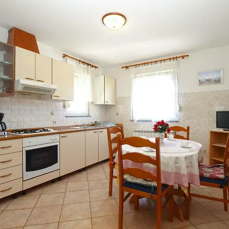 아파트 Marija 841 풀라